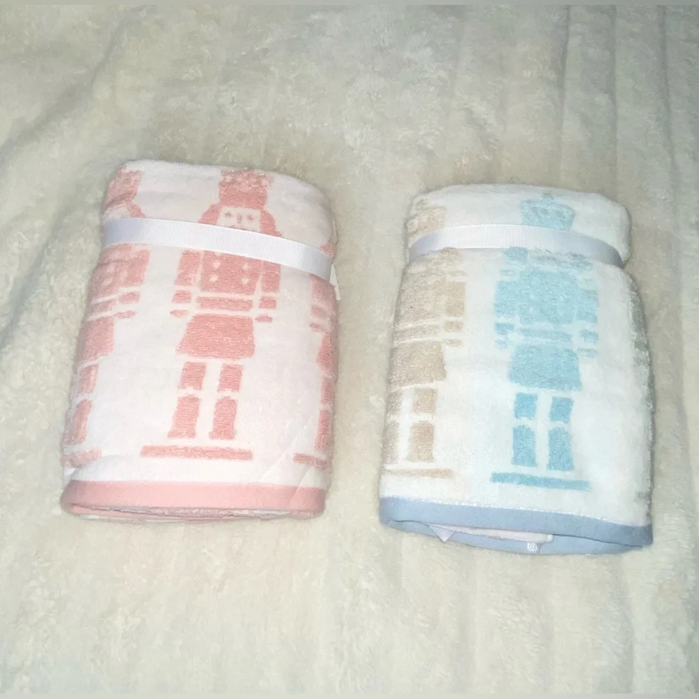 NWT CARO HOME, Nutcracker Hand Towels, Set of 2 (4 towels) Christmas holiday NEW